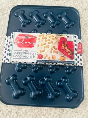 Nordic Ware Bone Treat Pan & dog treat mix- Puppy Love Bakeware NWT